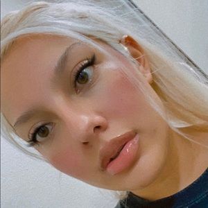 Meet your Posher, Mariana